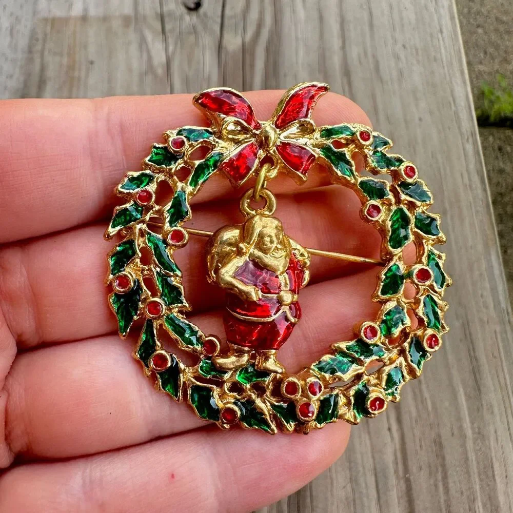Vintage Jewelry Santa Dangling in Wreath Brooch Christmas Brooch Christmas Wreat